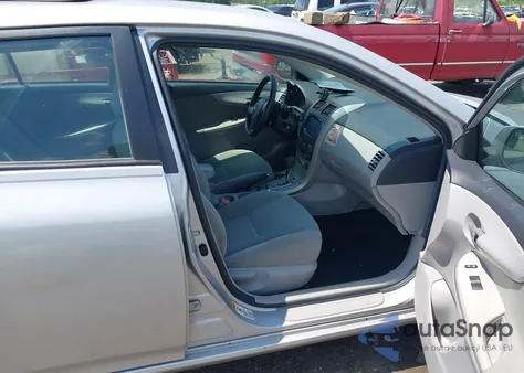 2011 Toyota Corolla Le z USA, uszkodzony, nr VIN 2T1BU4EE3BC706381